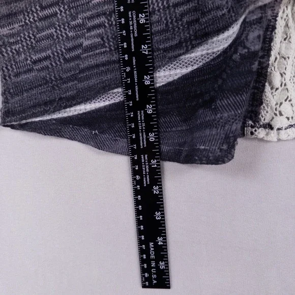 Energe World Wear Top Womens XL Gray White Crochet Lace Split Back Ombre Boho - Picture 7 of 10